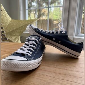 Converse Chuck Taylor All Star Low Top Sneakers | Navy | Men’s 11 | Like New